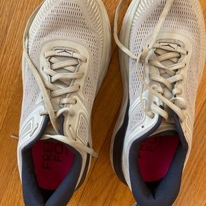 Hoka Bondi 7 - (Women's 8 Wide) Barely Worn